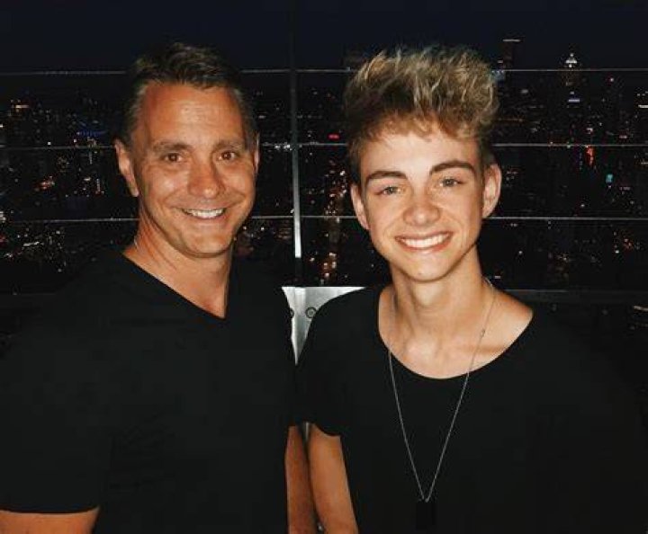 Corbyn Besson family mother, father, brother and sister Familytron