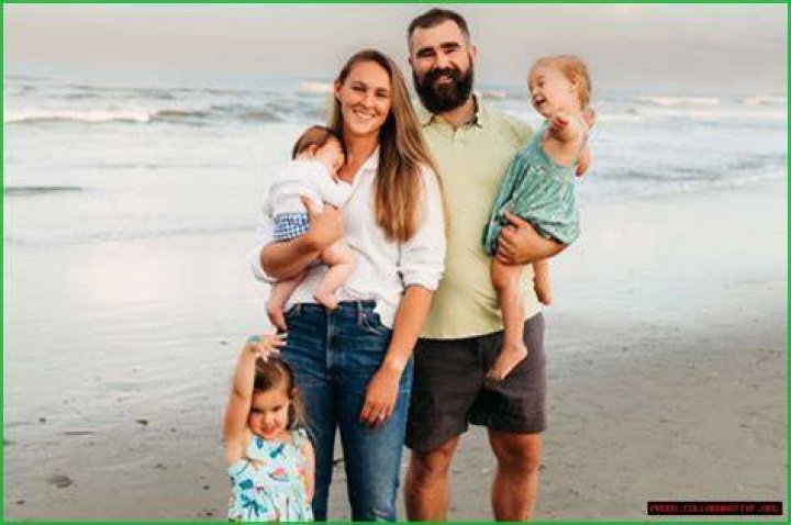 Discover His Wife And Family Life