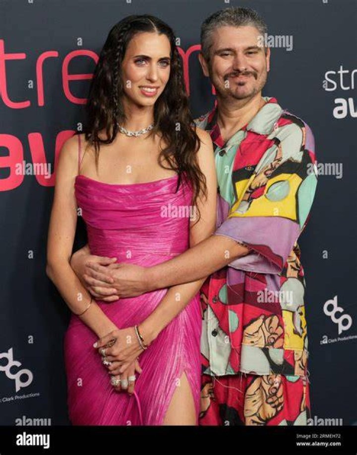 H3H3’s Ethan & Hila Klein reveal the gender of their second child Dexerto