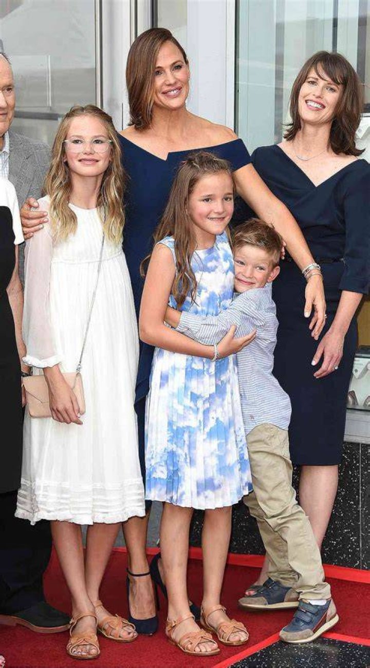 Jennifer Garner and Kids Wear Face Masks for Hike in Brentwood