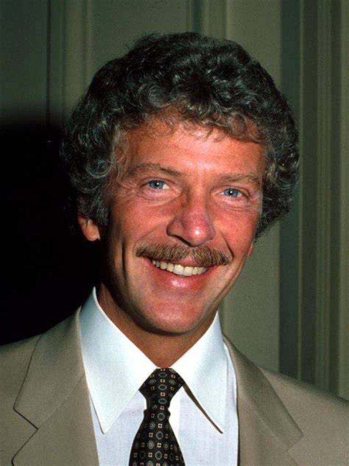 Robert Reed Was a 'Perfect' Husband and Father but Felt 'Unhappy' Over