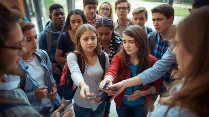 Students respond to cell phone policy The Rubicon