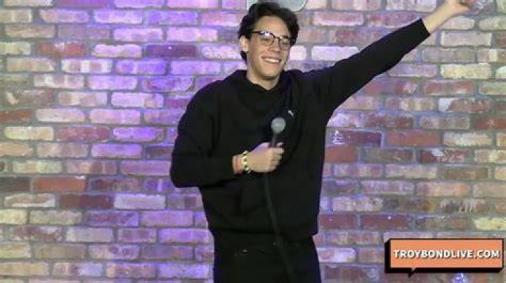 Troy Bond Comedian Parents Are From Connecticut