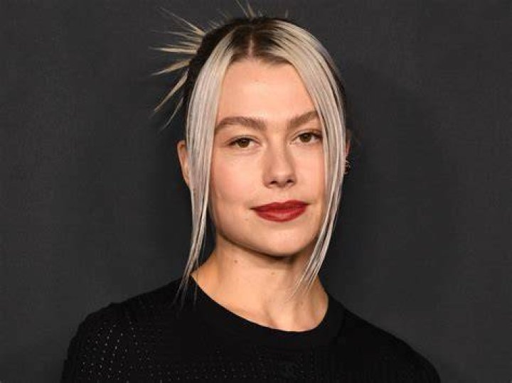 Unraveling Phoebe Bridgers' Height: Discoveries And Insights